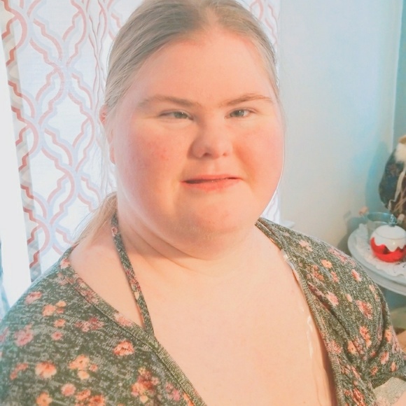 Meet your Posher, Theresa - Picture 3 of 8